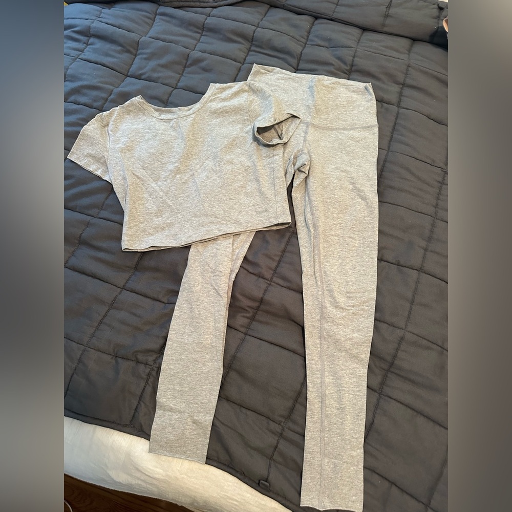 LIKE NEW TNA Heather Gray Set